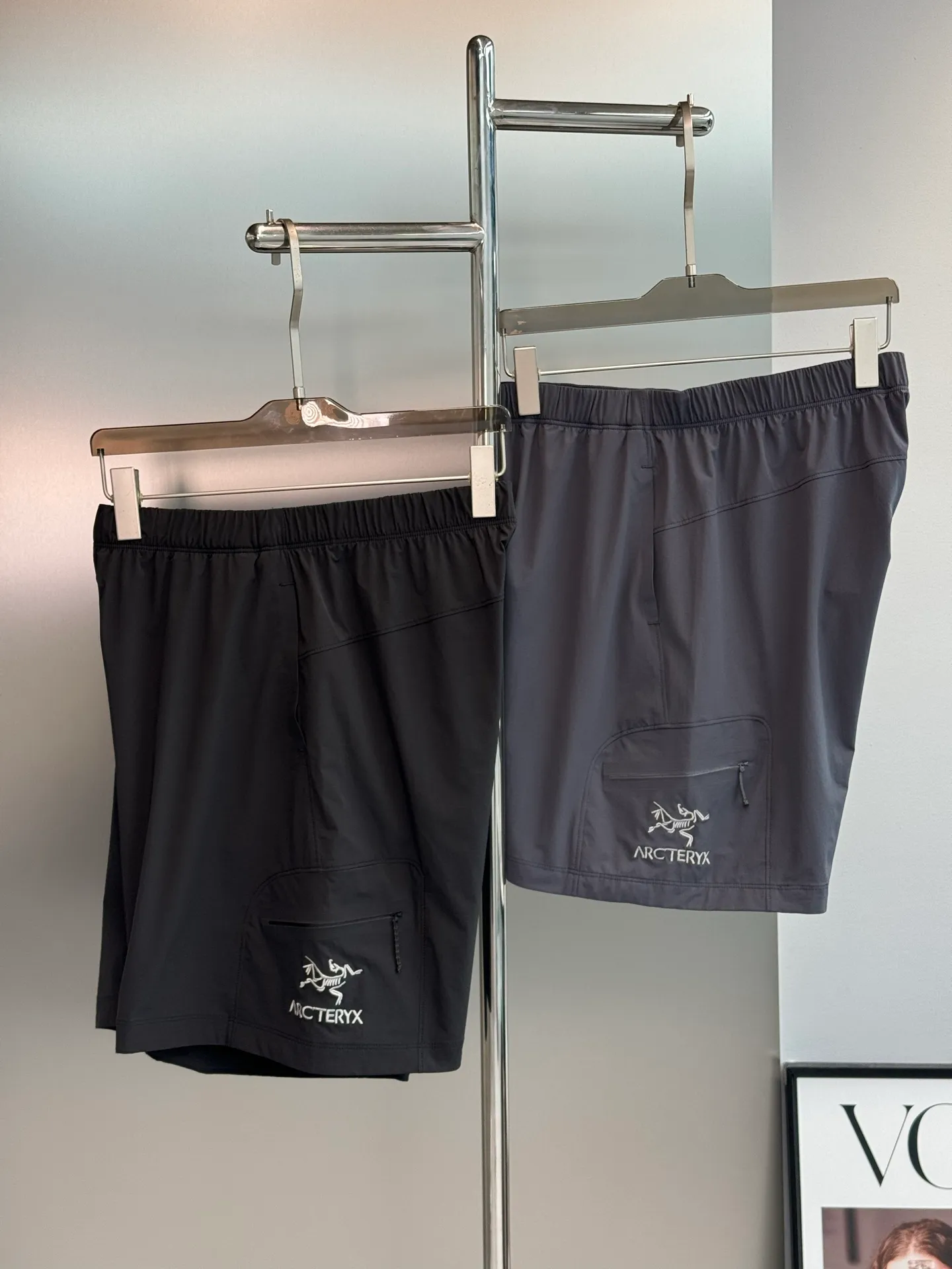180 ⚜️Arc'teryx Endorphin Series ， ！Fortius ，DWR +UPF . 、 ， ？ ， ， . ， . ， 、 、 . ， ； /Dark Gray Versatile， 、 ！Sizes：M-3XL（175/145 L）